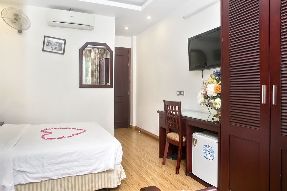 Cristina Center Hotel & Spa Hanoi Exterior photo